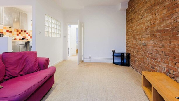 Interior - Brilliantly Located 1BDR Flat in West Kensington (Greater London)