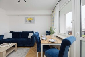 Dining - Functional Apartment in Ochota | Separate Kitchen and Balcony (Warszawa)