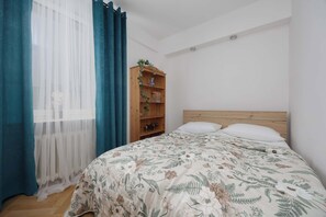 1 chambre, fer et planche à repasser, lit parapluie, accès Internet