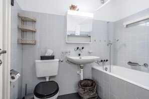 Shower, hair dryer, towels - Titlis Studio Engelberg with Balcony & great View (Engelberg)
