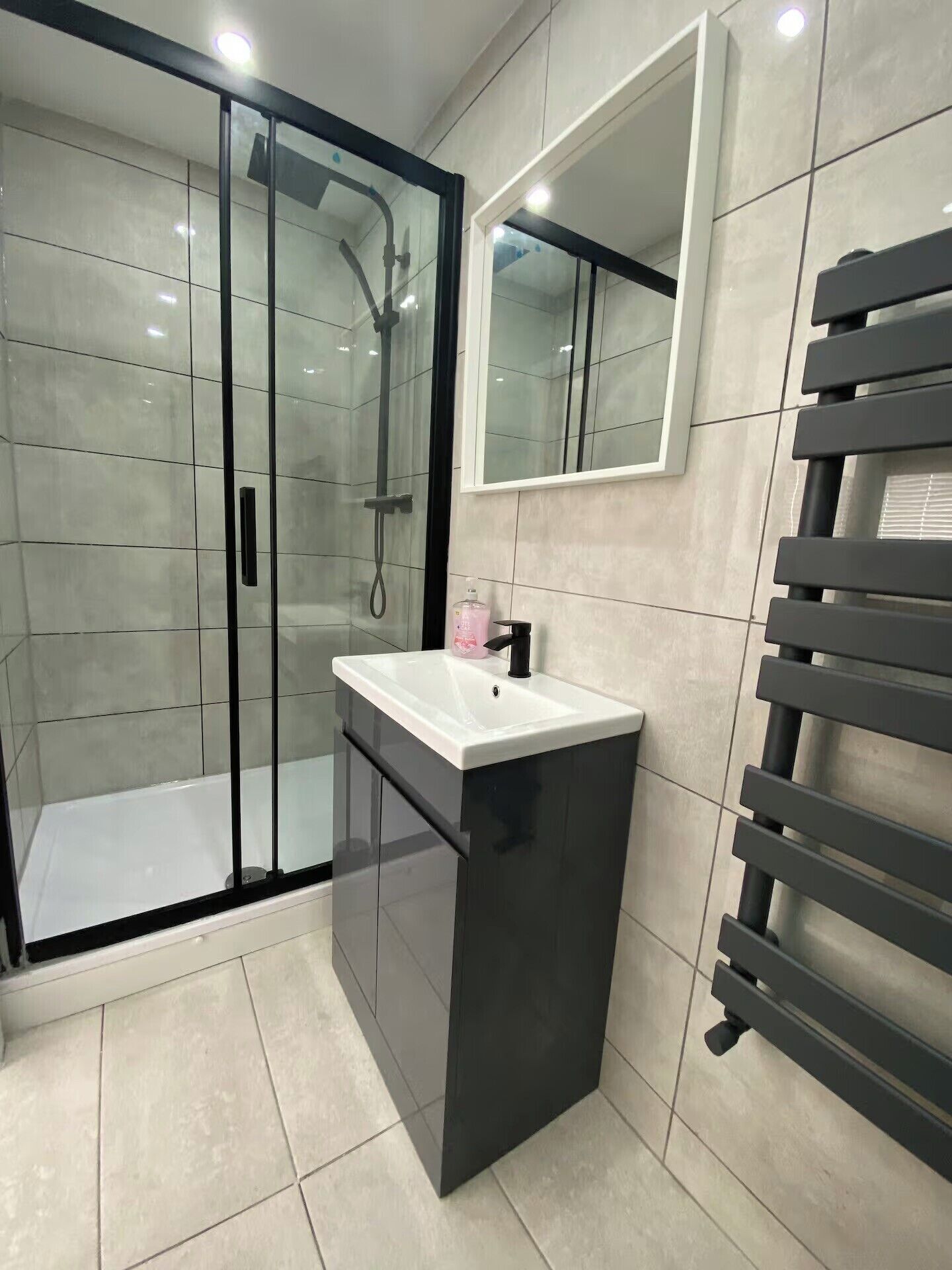 Shower dan handuk