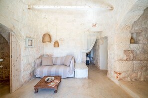 TV - Trullo GiaMar – Private Pool Trullo in Ostuni Countryside (Ostuni)