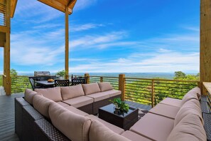 Outdoor dining - Sleeps 20 | Smokies Retreat • Hot Tub + Game Room + Movie Room | Heaven's View (Sevierville)