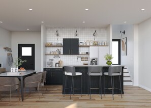 Wasserkocher mit Kaffee-/Teezubehör, Kühlschrank, Mikrowelle, Ofen