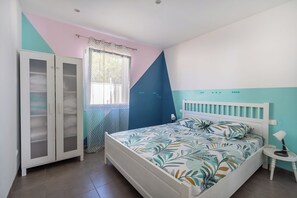 Strykjärn/strykbräda, internet och sängkläder