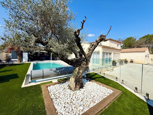 VILLA L'OASIS 5***** Piscine privée & activités• 8 personnes • 4 chambres •