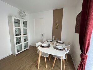 Dining - "L'Hilo - Apartment 4 people - 250 m from the beach (Varaville)
