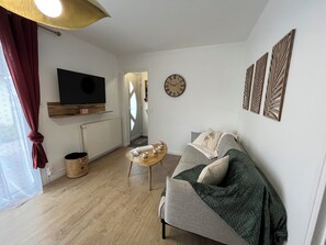 TV - "L'Hilo - Apartment 4 people - 250 m from the beach (Varaville)