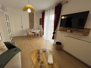 TV - "L'Hilo - Apartment 4 people - 250 m from the beach (Varaville)