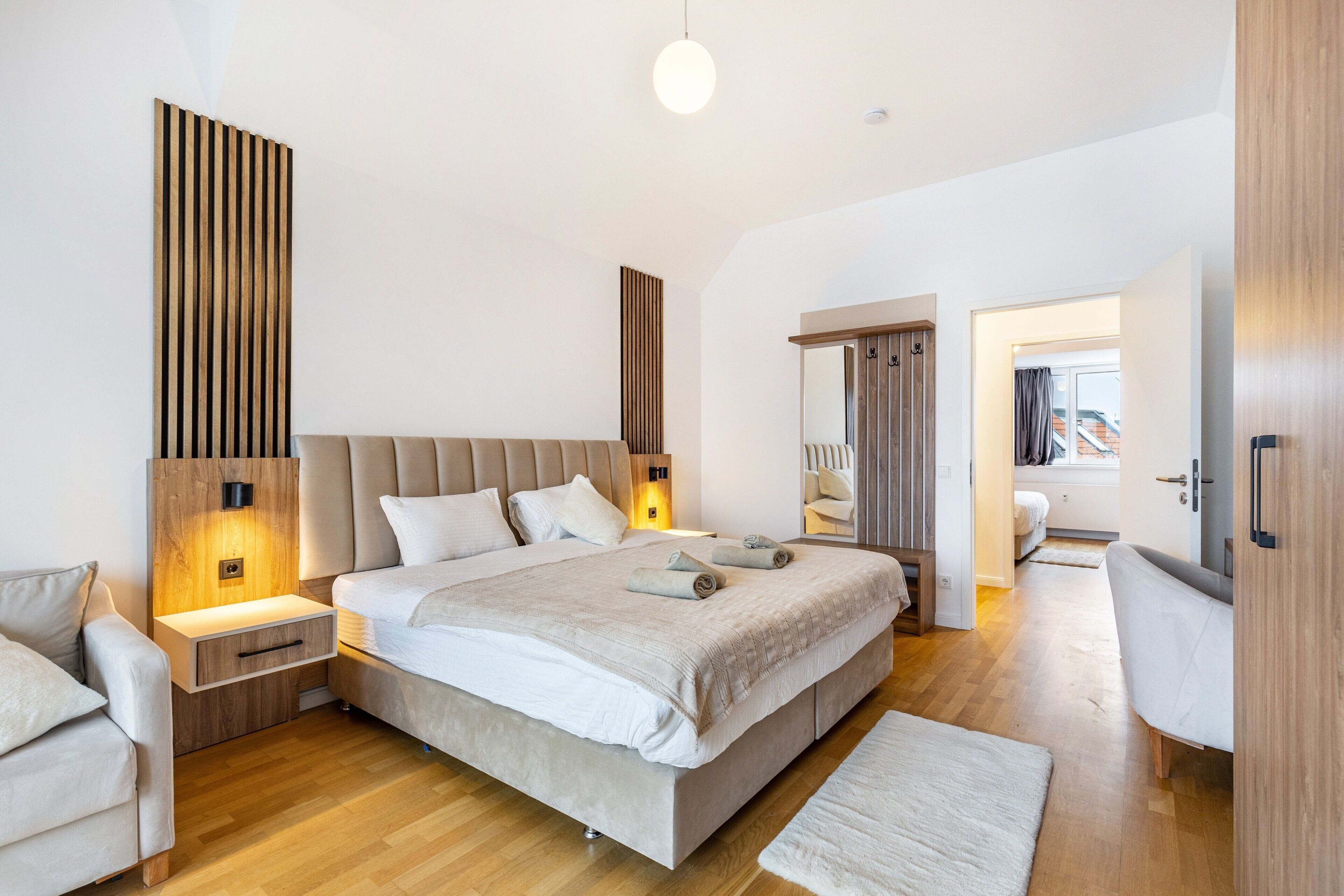 Iron/ironing board, WiFi, bed sheets