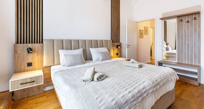 Modernes Luxus-Ferienhaus Ku’damm für 14 Personen mit WLAN