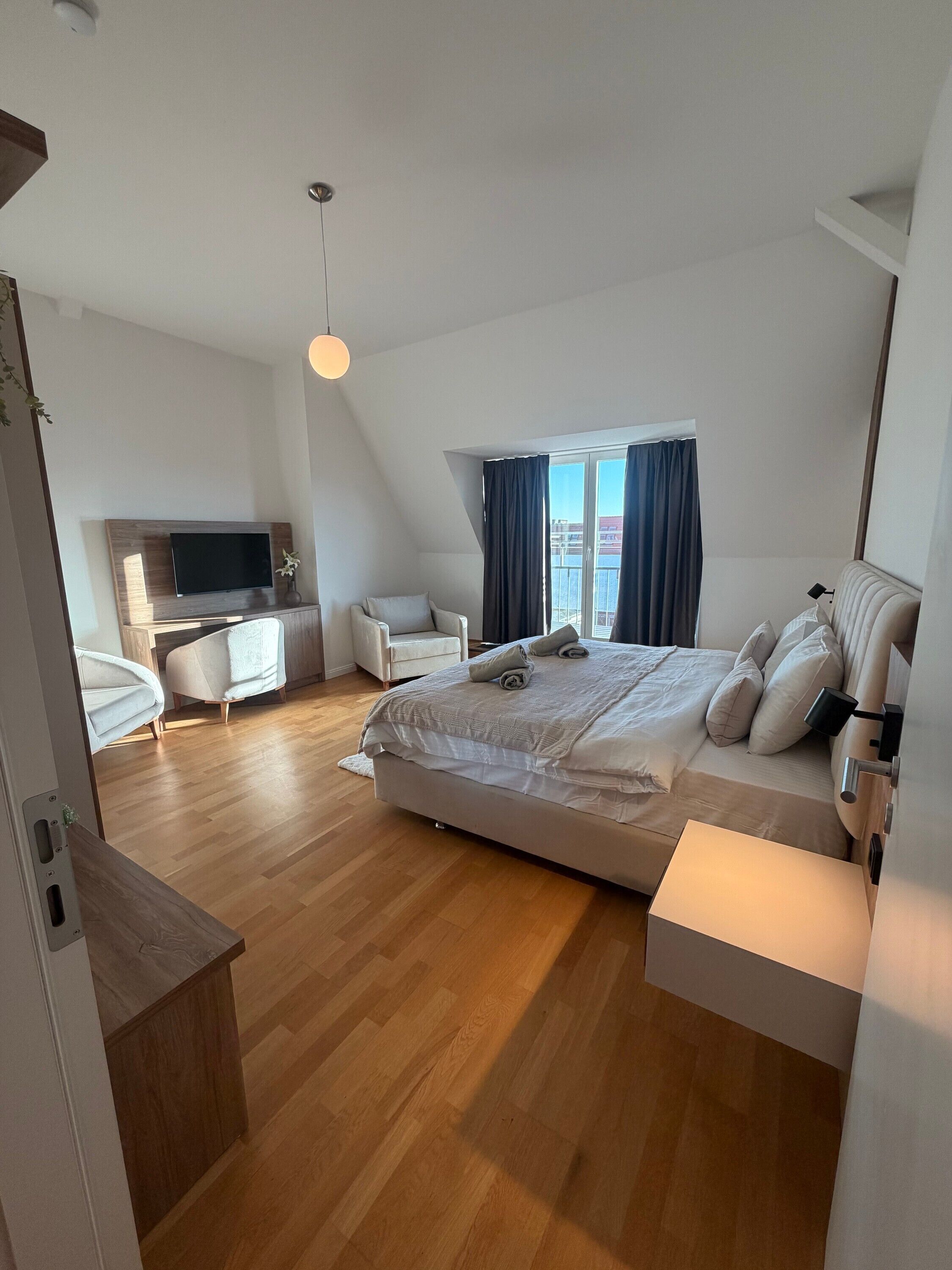 Strykjärn/strykbräda, wi-fi och sängkläder