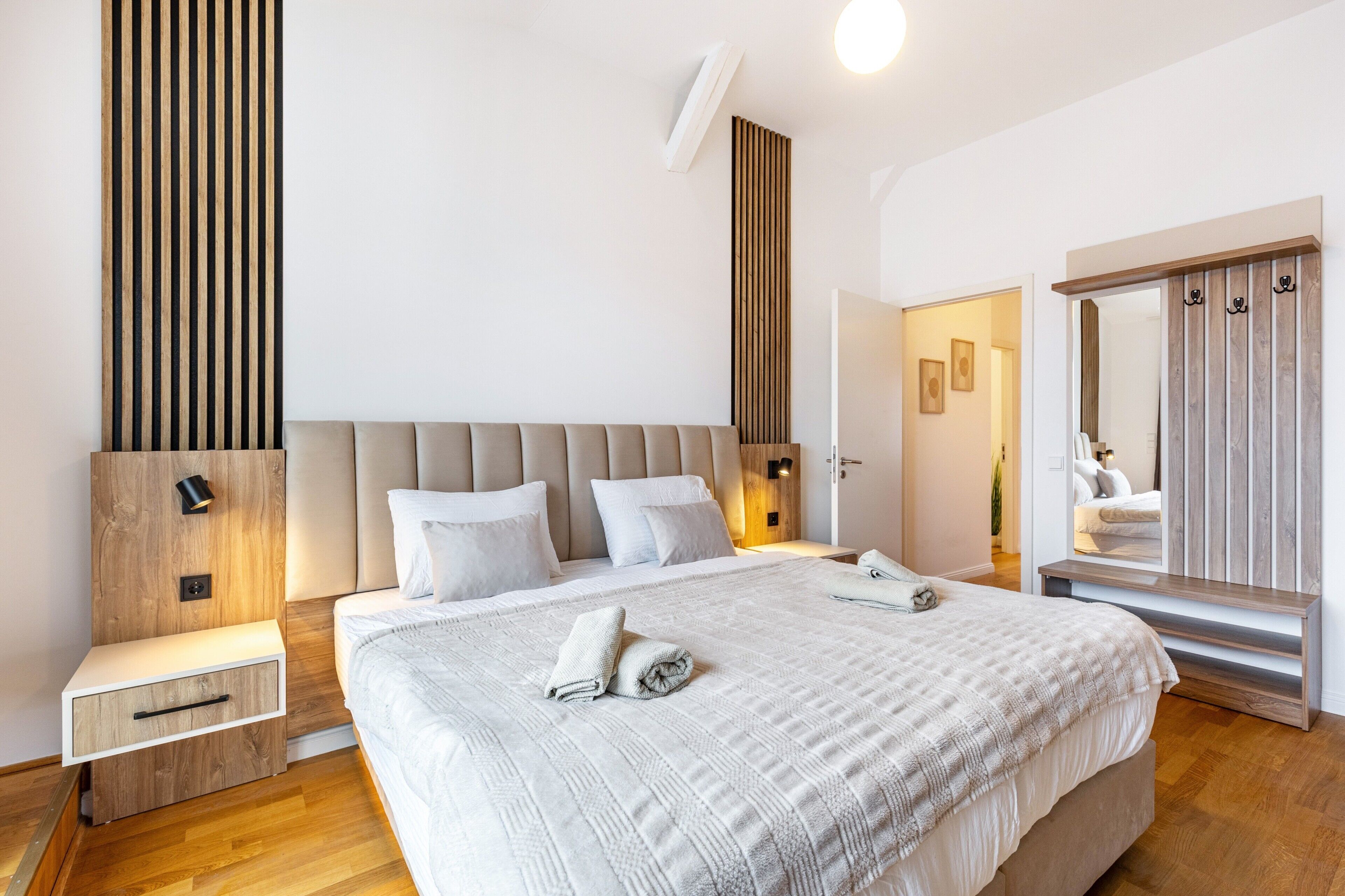 Iron/ironing board, WiFi, bed sheets