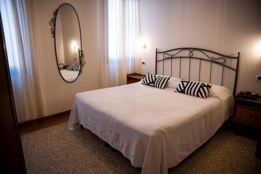 Economy Double Room | Hypo-allergenic bedding, soundproofing, cribs/infant beds, free WiFi