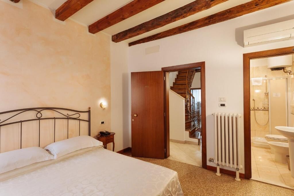 经济双人房 | 防过敏的被褥、隔音、婴儿床、免费 WiFi