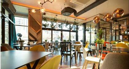 Hotel Saffron Restaurant and Bar