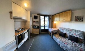 Living area - Apartment in Vars Near Ski Slopes (Risoul)