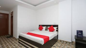 Free WiFi, bed sheets