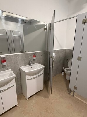 Bathroom - HOSTEL PULSE (Warszawa)