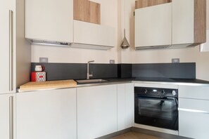 Fridge, dishwasher