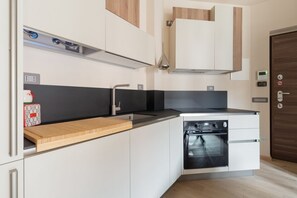Fridge, dishwasher