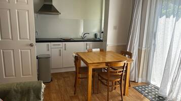 Classic-Apartment | Bügeleisen/Bügelbrett, kostenloses WLAN