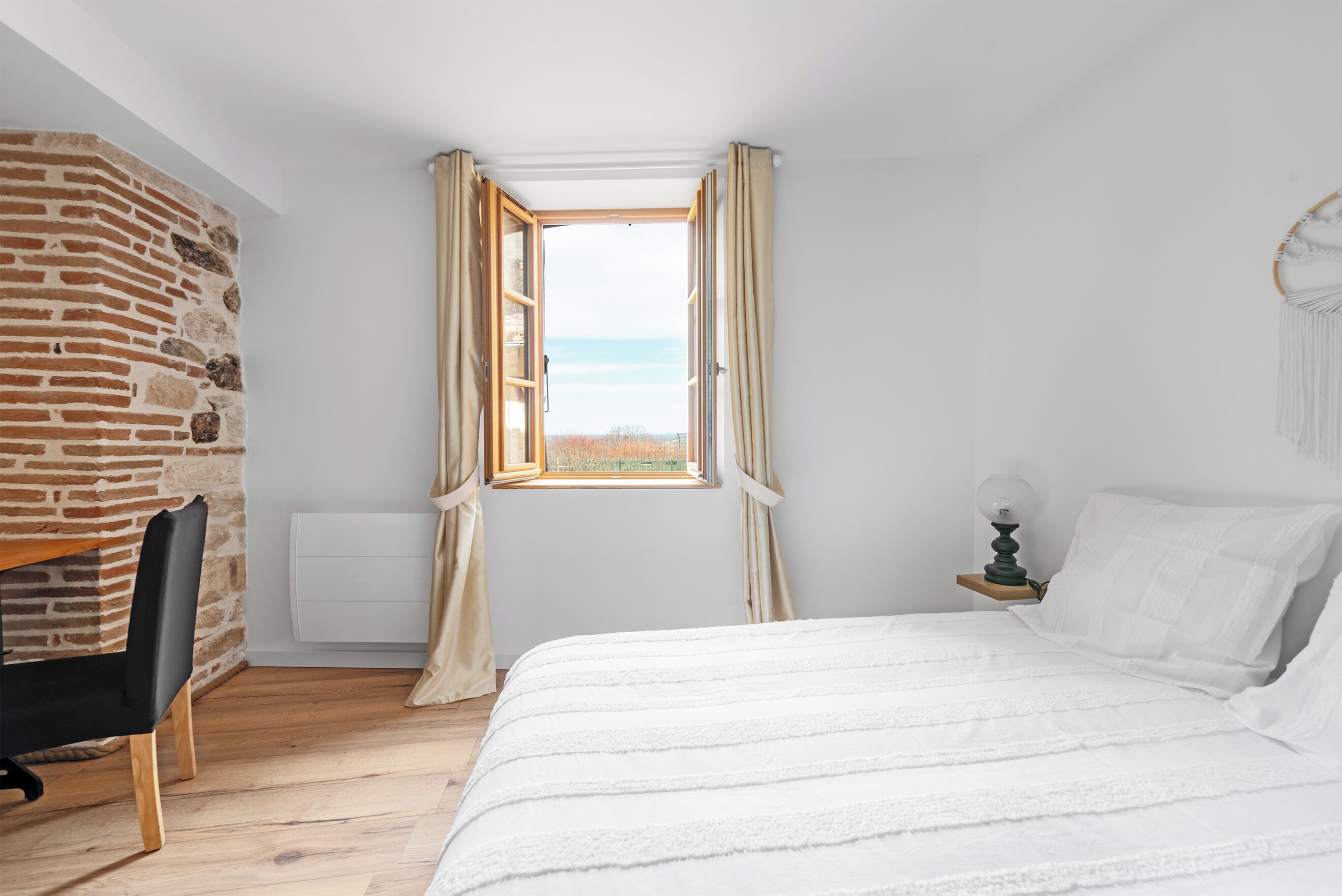 3 chambres, fer et planche à repasser, lit parapluie, Wi-Fi gratuit