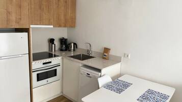 Frigorifero, microonde, forno, lavastoviglie