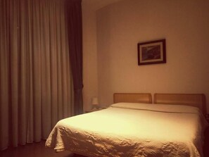Basic Double or Twin Room, Balcony | Desk, iron/ironing board, free WiFi - CAPORAL (Minori)