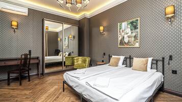 Classic Apartment | Individually decorated, iron/ironing board, free WiFi, bed sheets