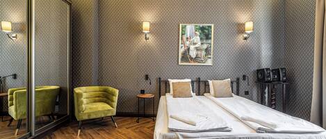 Classic Apartment | Individually decorated, iron/ironing board, free WiFi, bed sheets