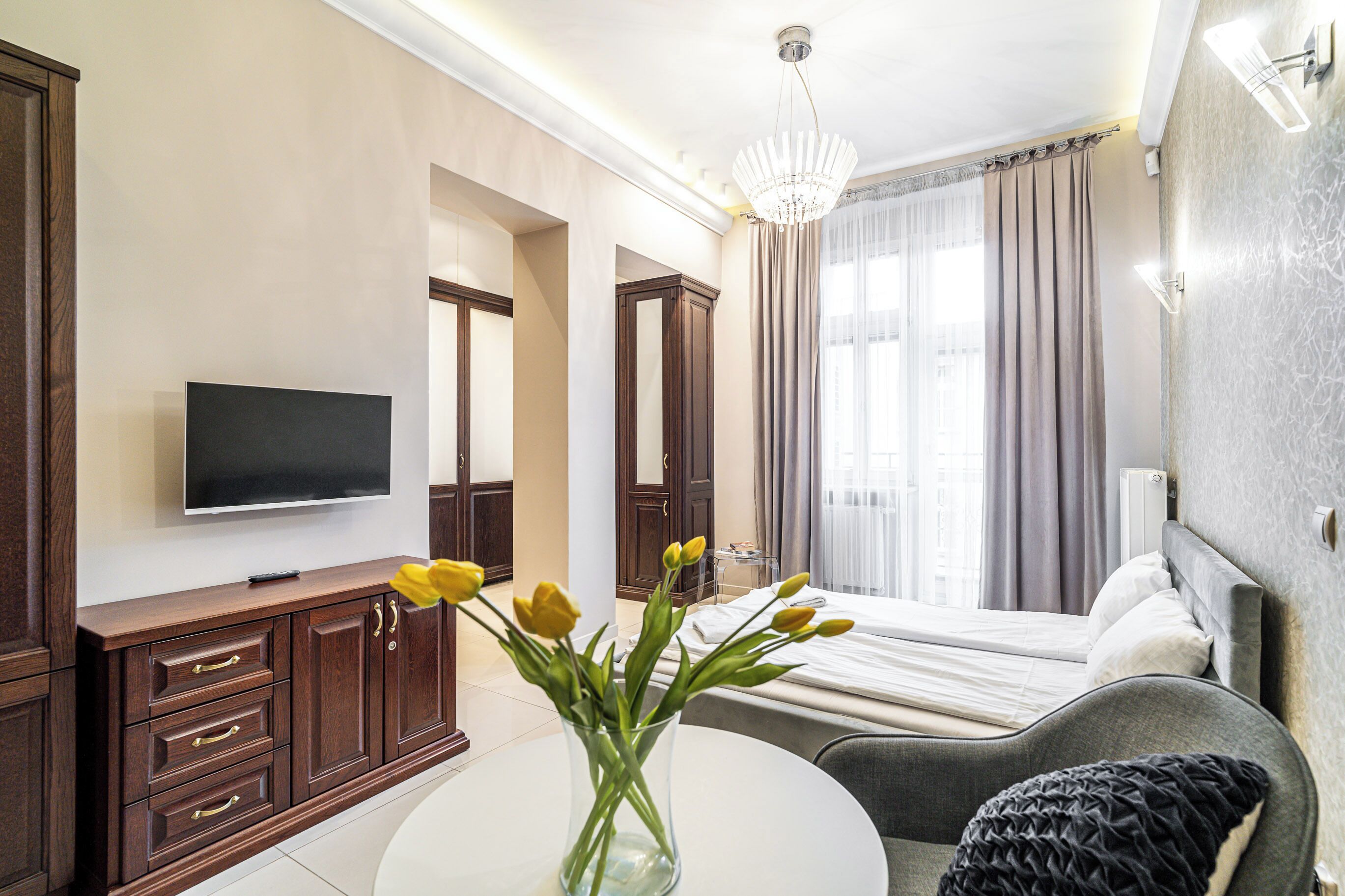 Individually decorated, iron/ironing board, free WiFi, bed sheets