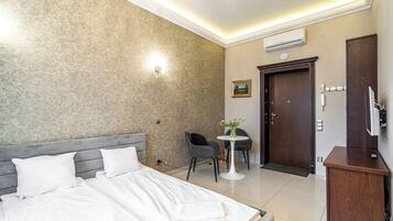 Monolocale, balcone | Con stile personalizzato, ferro/asse da stiro, Wi-Fi gratuito, lenzuola