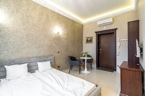 Monolocale, balcone | Con stile personalizzato, ferro/asse da stiro, Wi-Fi gratuito, lenzuola