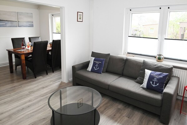 Living area - The Lodge I - Cozy Vacation Apartment with a Garden (Büsum)