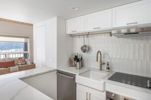 Fridge, microwave, oven, stovetop - Modern Mountain Condo | Bright, Stylish & Near Telluride (Telluride)