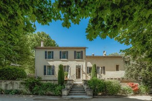 Exterior - Villa de Maitre in beautiful estate (Saint-Victoret)