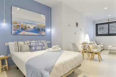 Comfortable "Tarifa Dreams" Studio, Excellent Location. Perfect for Couples