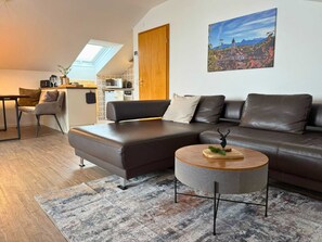 TV, offices - Aloisius | Balcony Apt · Workation · Königscard (Nesselwang)