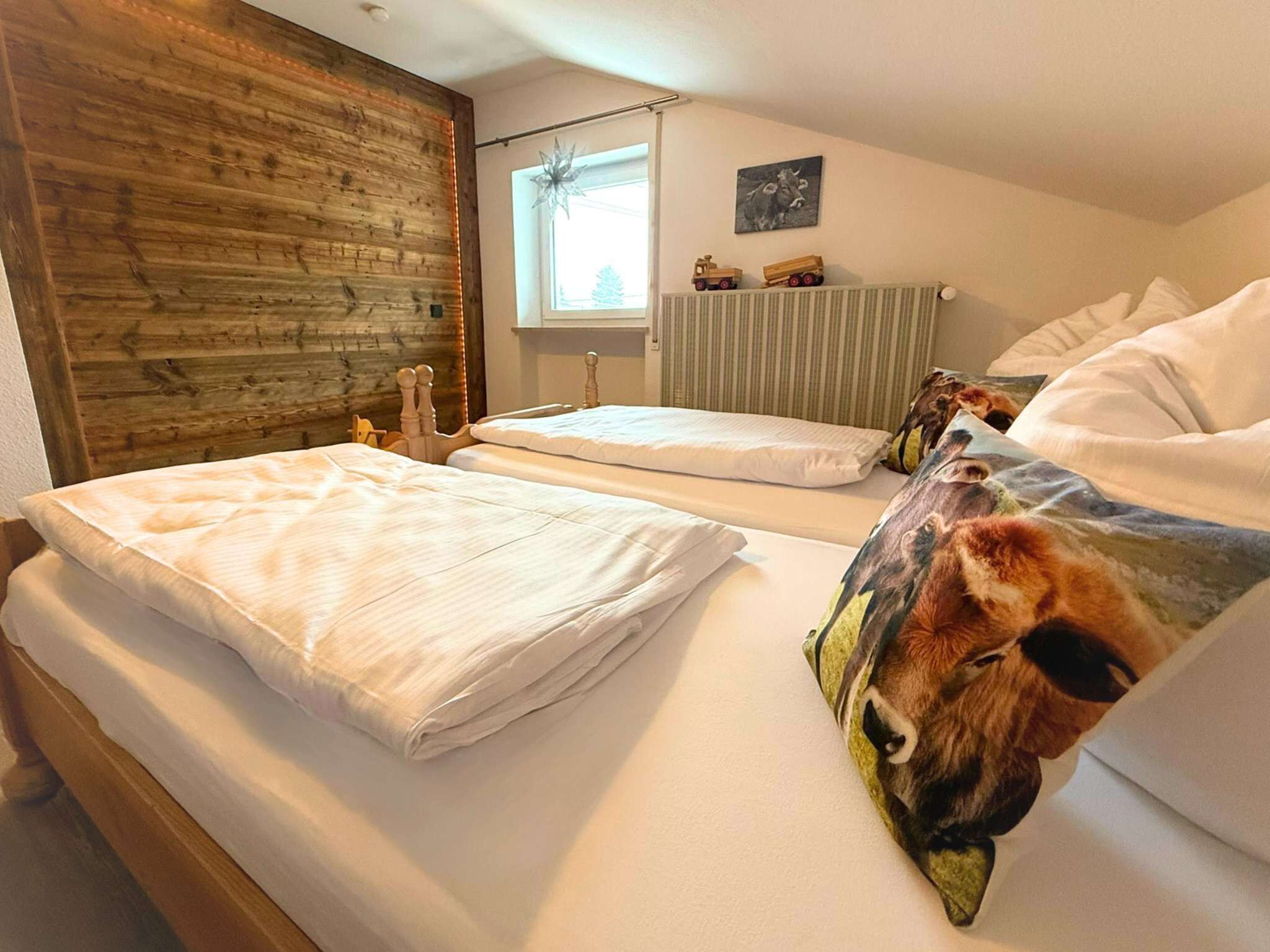 2 Schlafzimmer, Schreibtisch, Reisekinderbett, WLAN