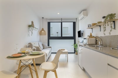 Comfortable "Black Palm" Studio, Excellent Location – Perfect for Couples