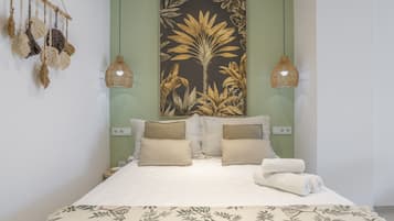 Silitysrauta/-lauta, Wi-Fi, vuodevaatteet