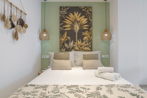 Silitysrauta/-lauta, Wi-Fi, vuodevaatteet