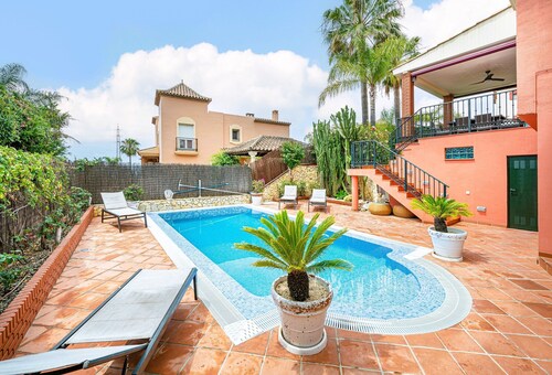Villa 'Pareado Relax' with Sea View, Wi-Fi and Air Conditioning