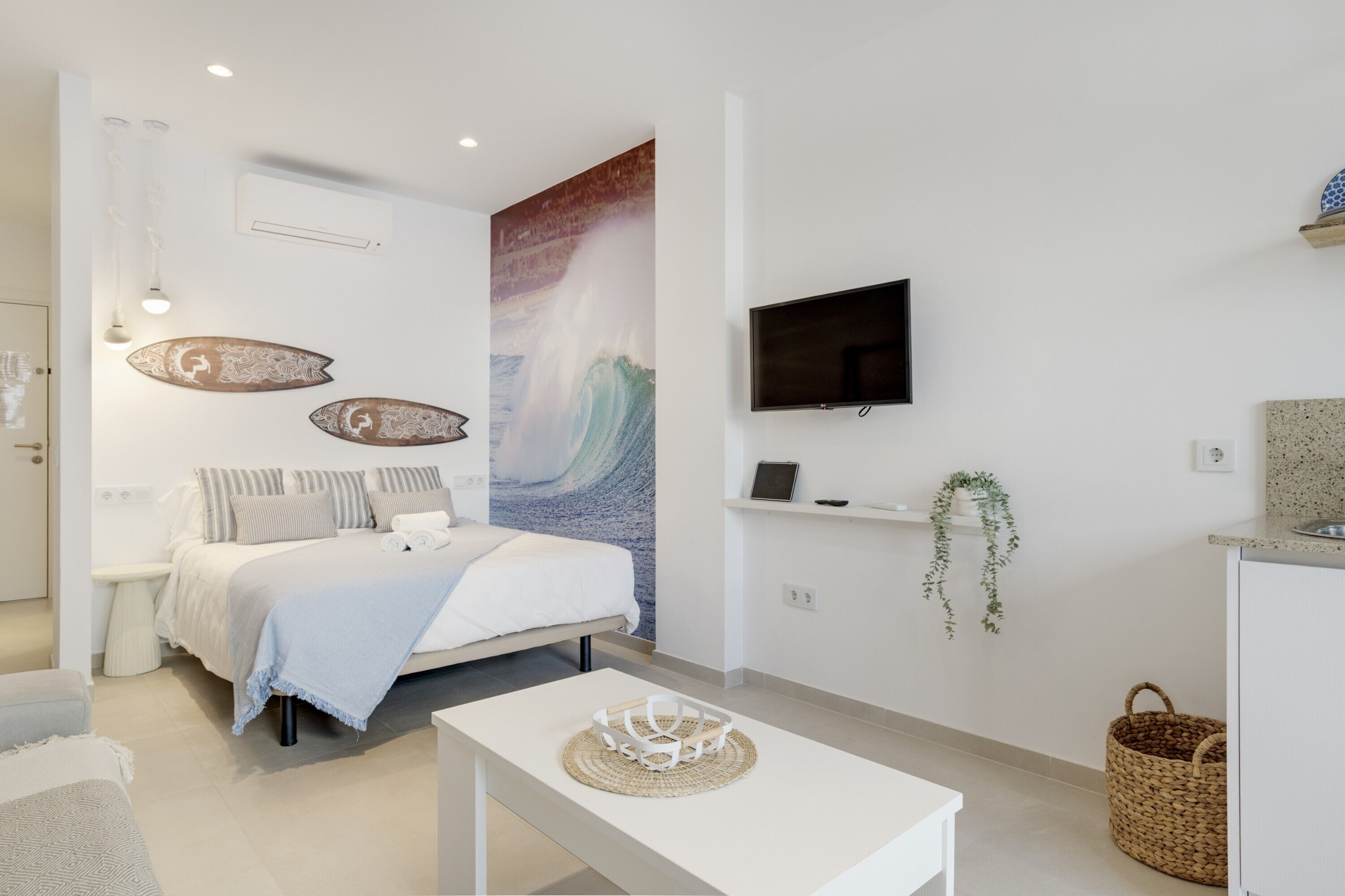 熨斗/熨衫板、Wi-Fi、床單