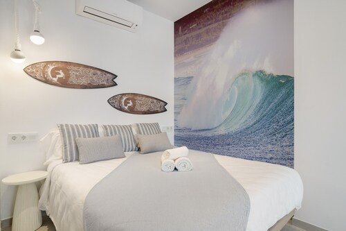 Comfortable "Blue Wave" Studio, Excellent Location – Perfect for Couples