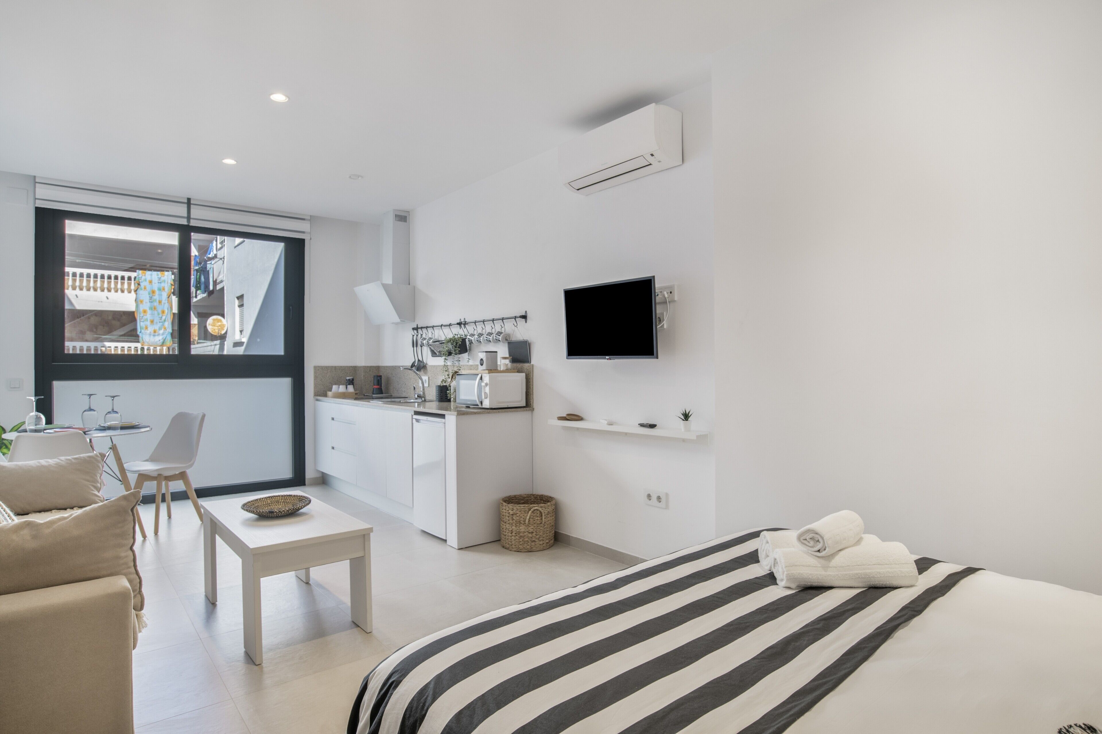 Bügeleisen/Bügelbrett, WLAN, Bettwäsche