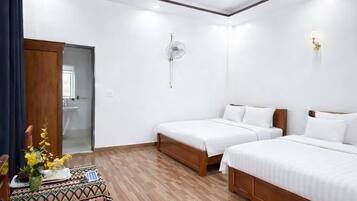 Family Room, Balcony, Mountain View | Blackout drapes, soundproofing, free WiFi