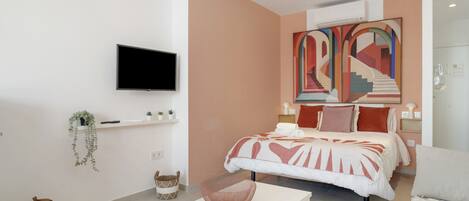 Silitysrauta/-lauta, Wi-Fi, vuodevaatteet