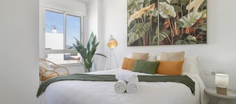 'San Mateo Loft' Studio with Communal Pool, Wi-Fi, and Air Conditioning